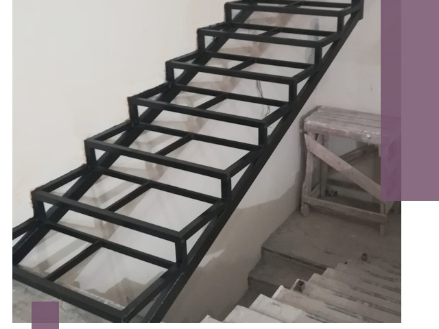 Демонтаж лестниц на металлокаркасе в Ханты-Мансийске: быстрый вывоз и разбор