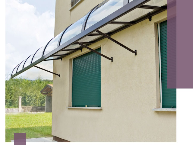 Козырьки над окнами в Ханты-Мансийске — изготовление и монтаж по выгоде