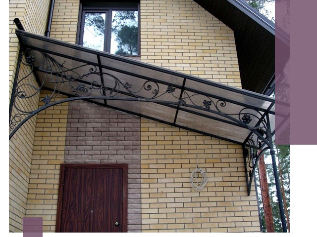 Односкатные козырьки из металла под ключ в Ханты-Мансийске