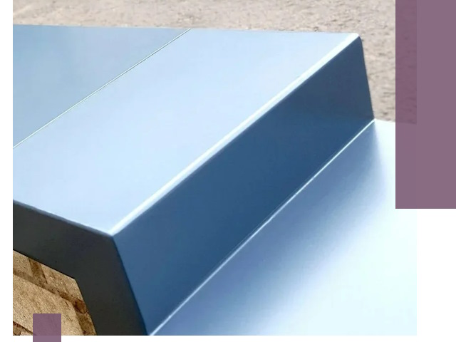 Крышки на парапет в Ханты-Мансийске: изготовление и монтаж под ключ